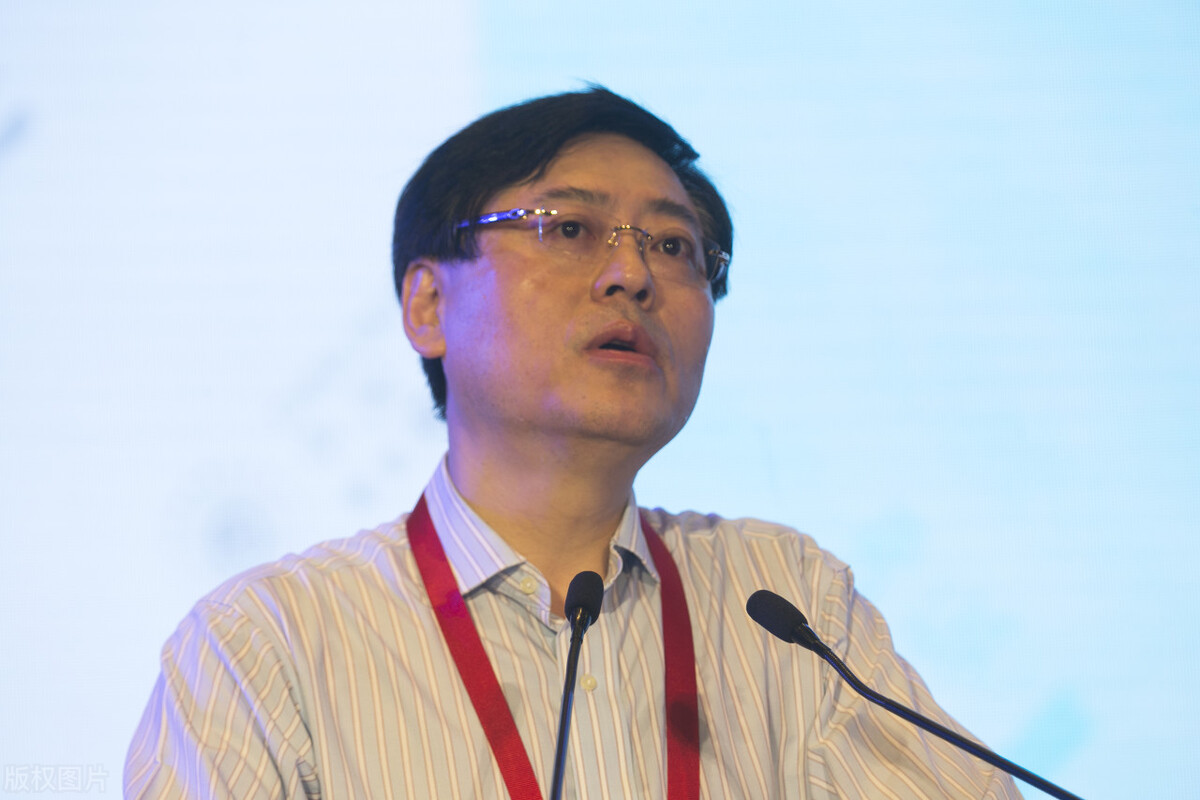 反伪斗士司马南，两次被打，怼联想有错吗