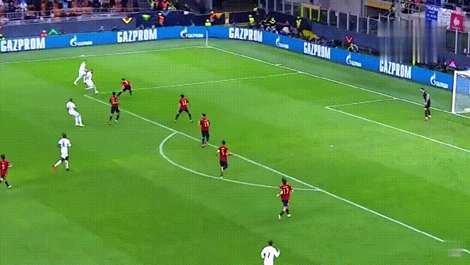 卡里乌斯本泽马（人们都在变老，为何本泽马却在“逆生长”？）