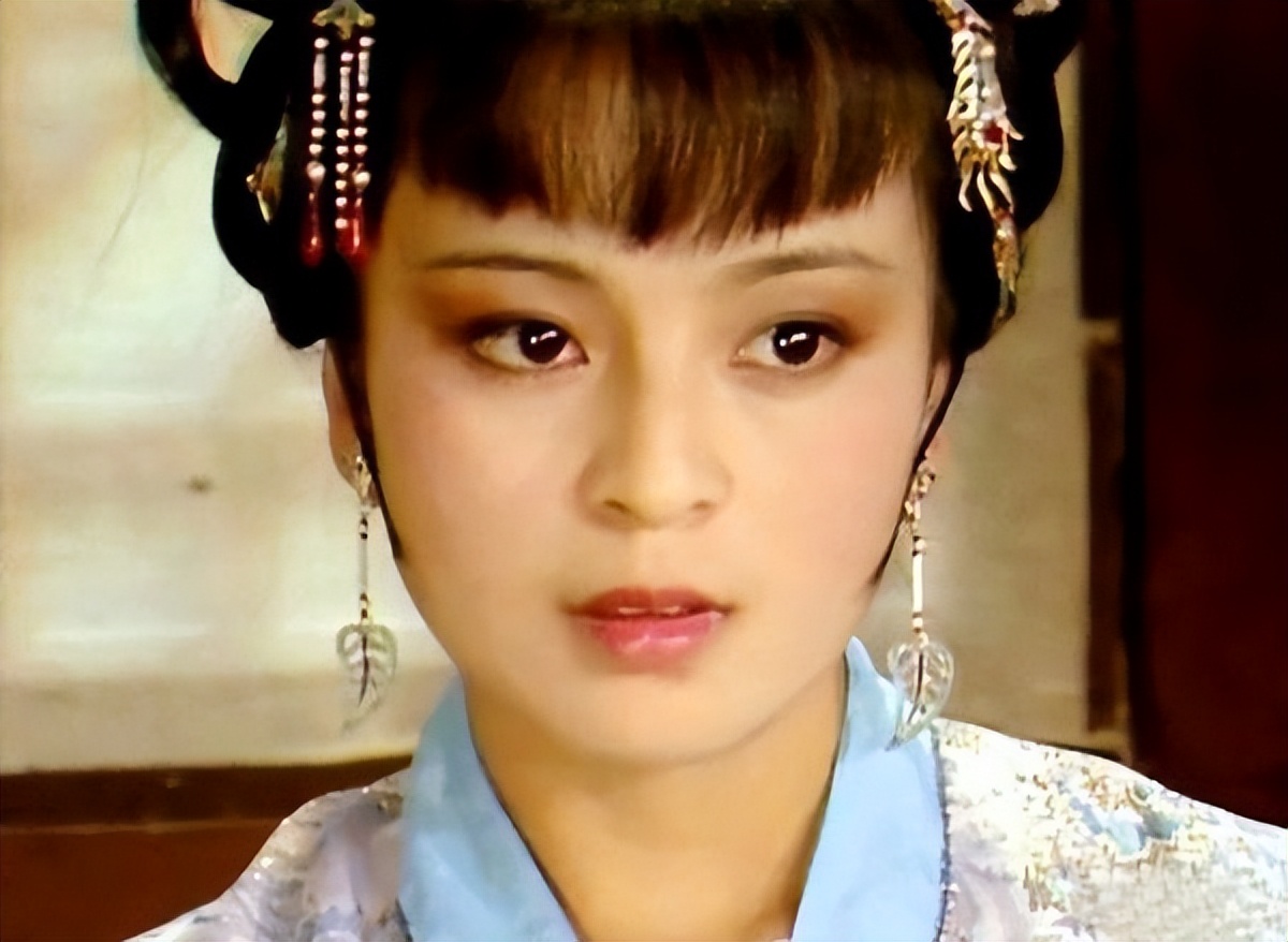 东方闻樱本色出演《红楼梦》，女孩都不和她玩，只和陈晓旭关系好