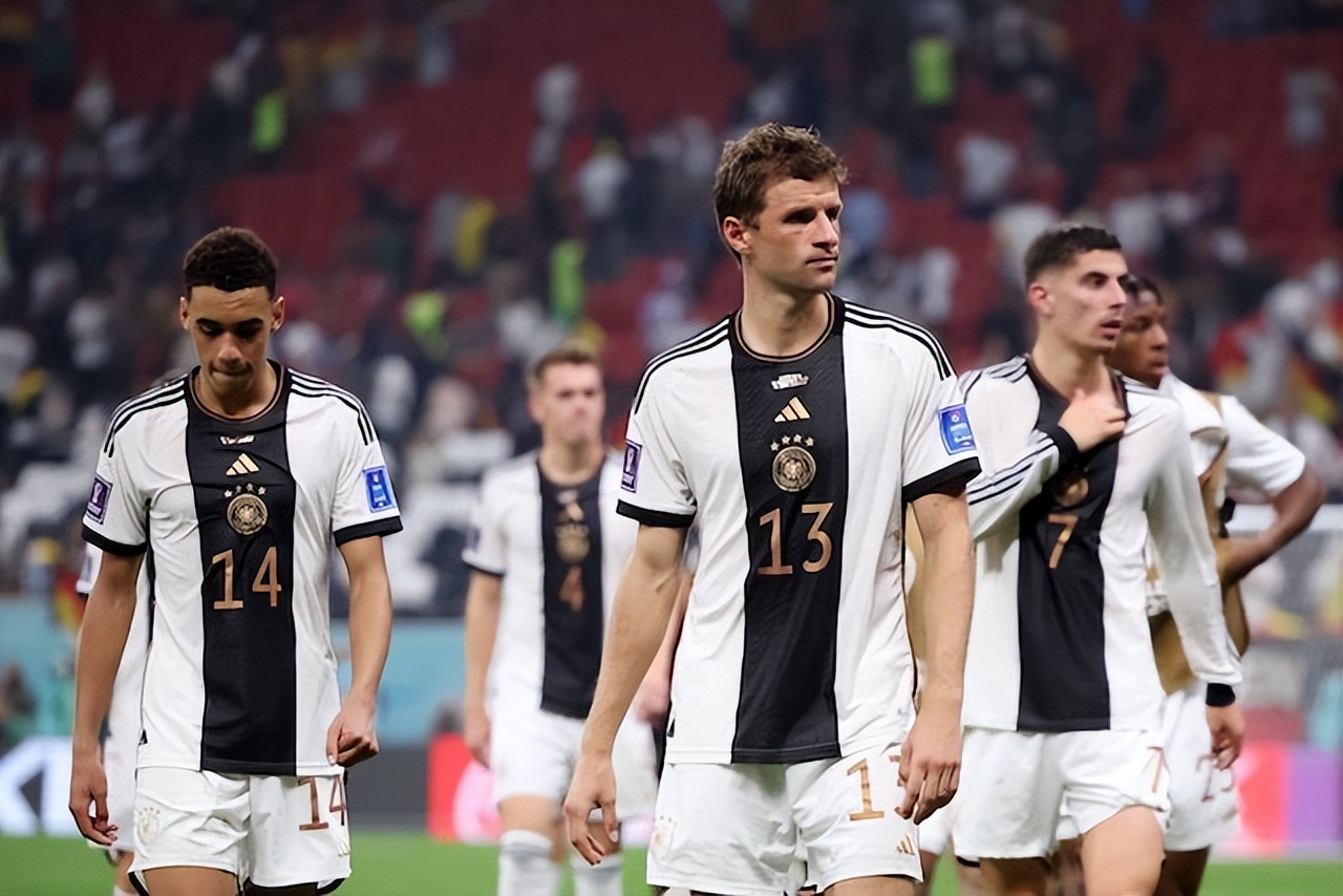 俄罗斯世界杯为什么没有德国（四星战车耻辱出局！从勒夫到弗利克，拜仁模式为何救不了德国？）