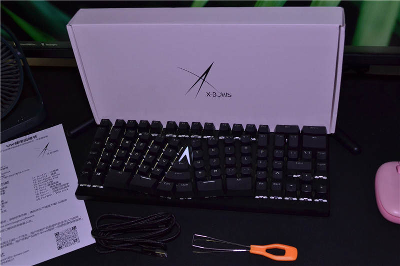 对手腕友好的X-Bows Lite人体工学机械键盘