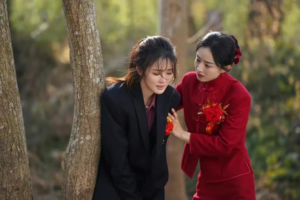 赵丽颖新剧开播，网友大呼“太气人”，低俗婚闹何时休