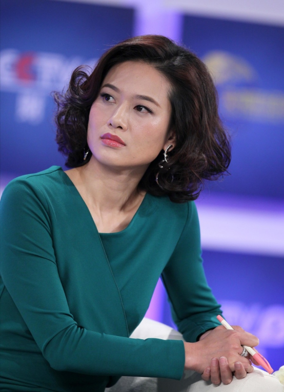 至今还单身的8位央视女主持人，情史个个简单，最大57岁最小29岁