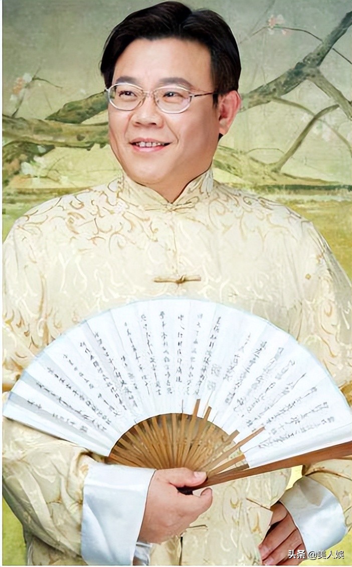 《今日关注》主持人郑达妻子首度曝光,似香港富婆