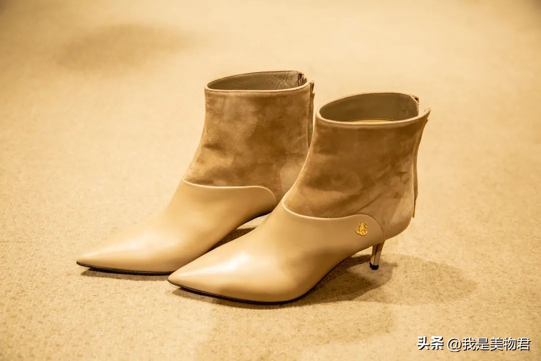 佛羅倫薩小鎮(zhèn)拍照男生（圣誕打卡季｜濃濃的圣誕氛圍被佛羅倫薩小鎮(zhèn)狠狠拿捏了）