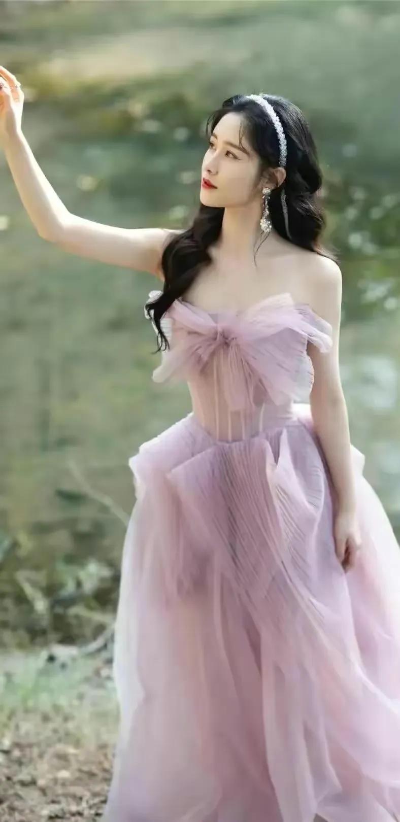 梁田｜湖南卫视主持人｜美图壁纸高清写真