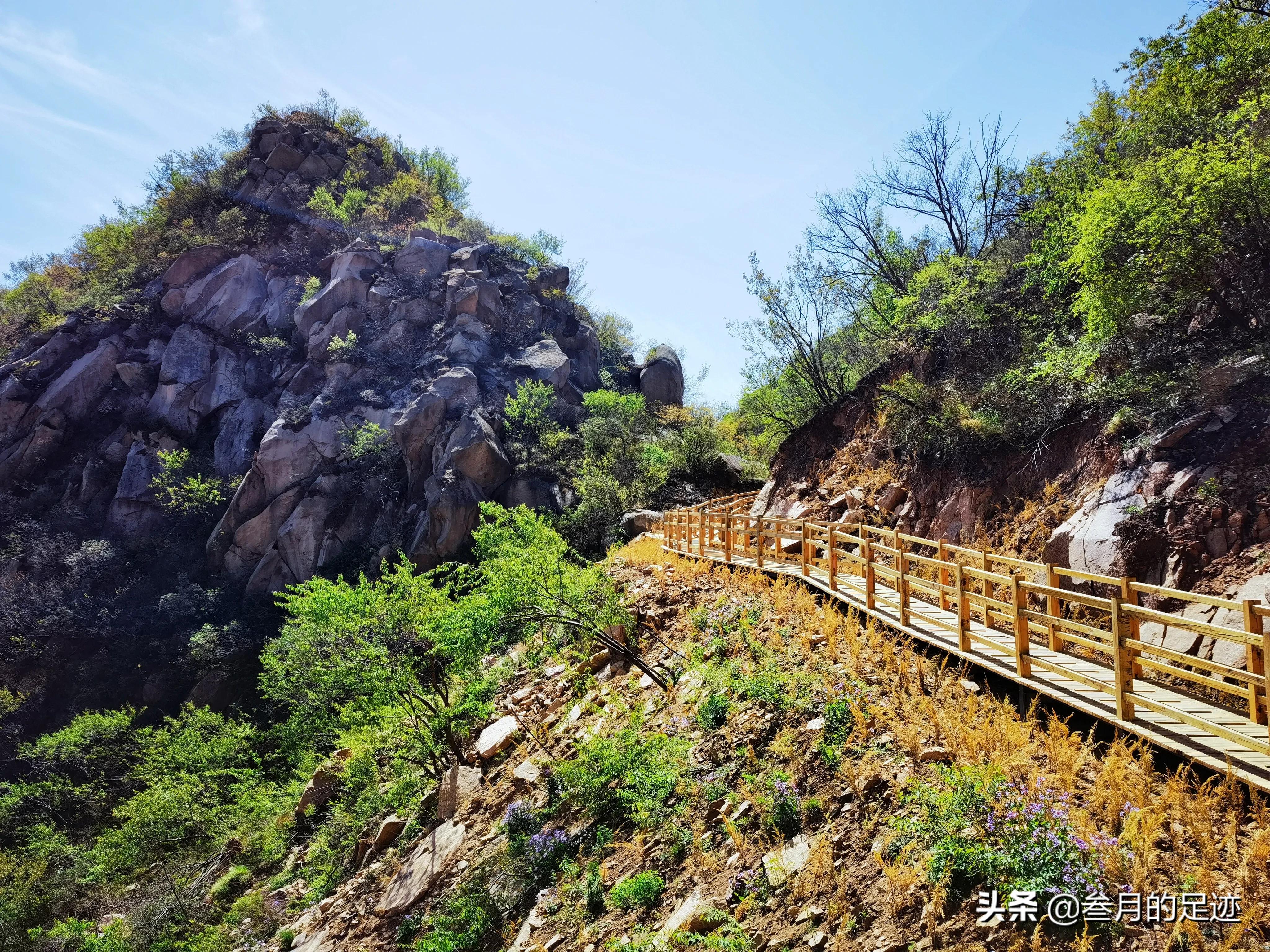 北京昌平，自驾游环线轻徒步线路，大黑山木栈道之旅