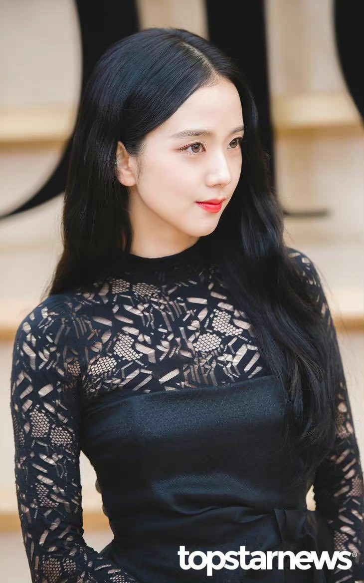 耀眼的白色肌肤,blackpink金智秀,贵气又冷艳 51韩团 – 韩国娱乐