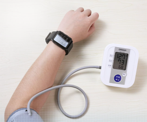 发布首款血压手表的不是华为，而是它
