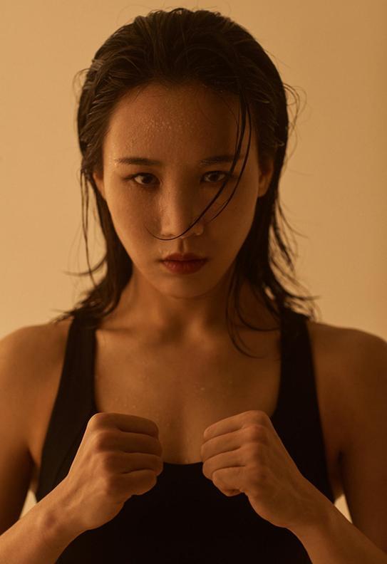 中国出现散打女神!她靠打人俘获500万粉丝,颜值逆天神似关咏荷