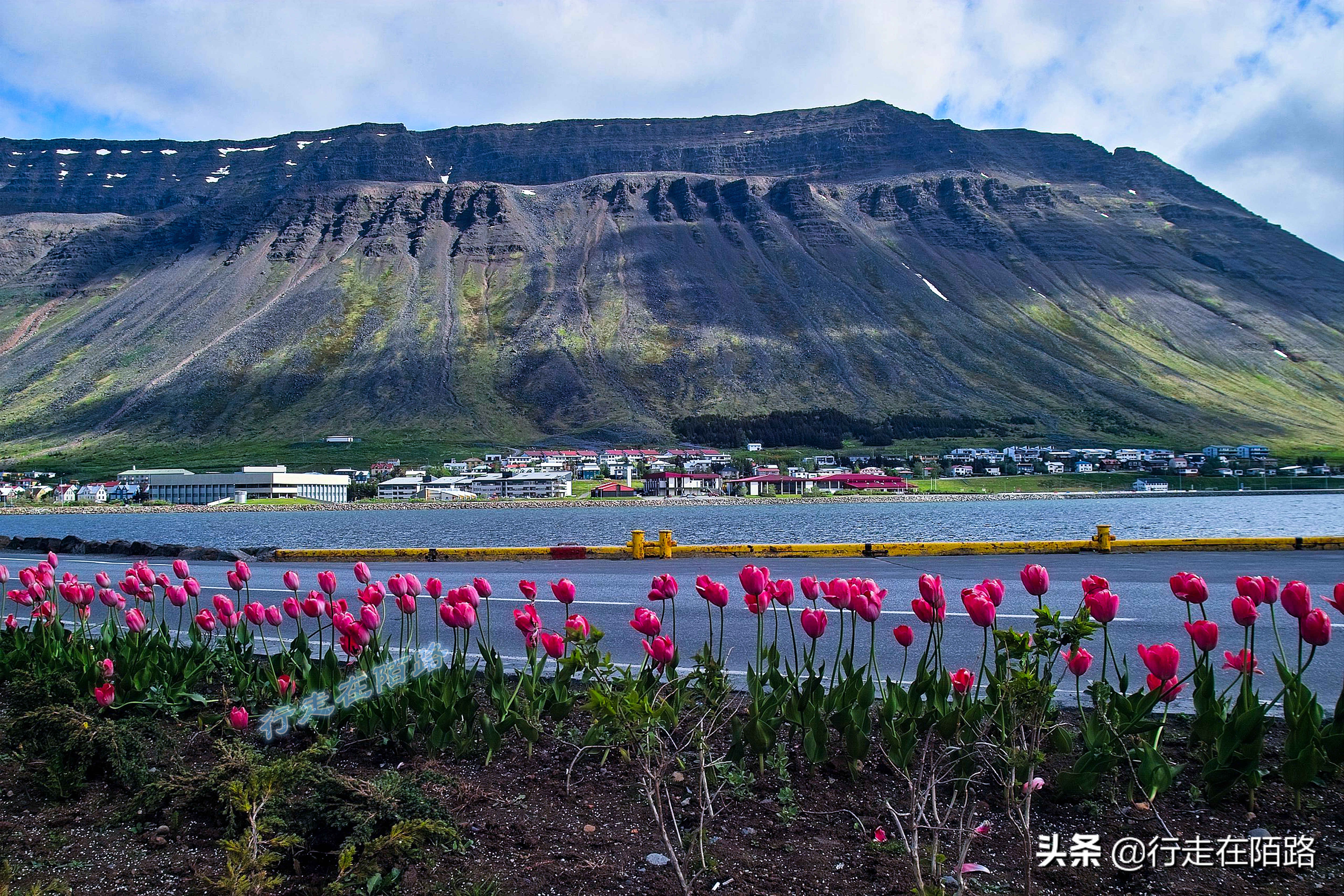 世界杯夏天旅游(冰岛自驾游（下）：看极光吃北极龙虾，火山温泉洞里能泡澡)