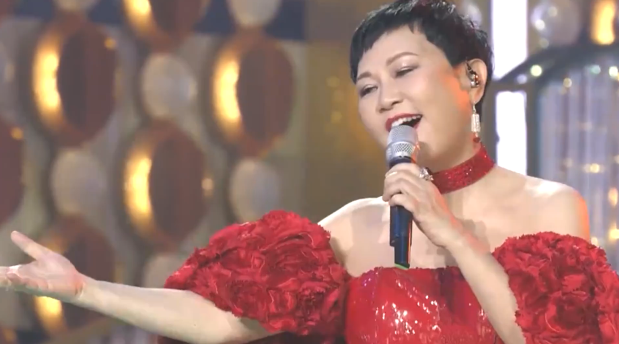 七一晚会15位女星一道风景线：汪明荃牡丹裙华贵，孟庆旸又出圈了