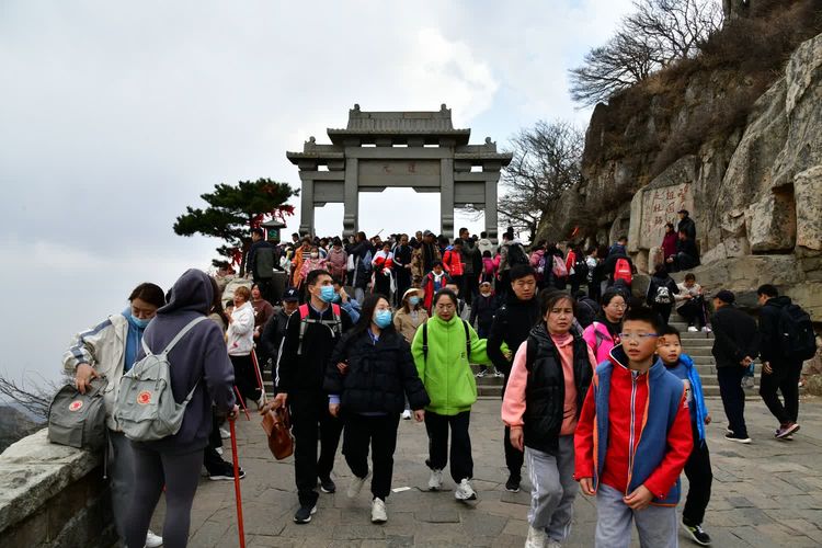 一览众山小