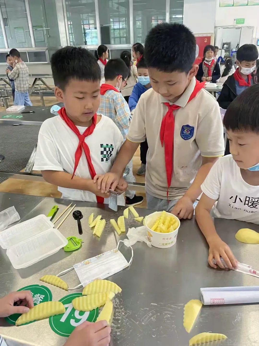 劳动之底色 幸福之源泉｜记双流区实验小学外国语学校劳动系列课程