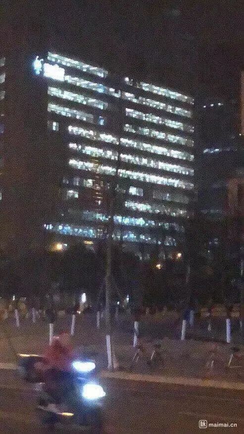 从三街四街写字楼深夜亮灯率看，哪家是卷王？