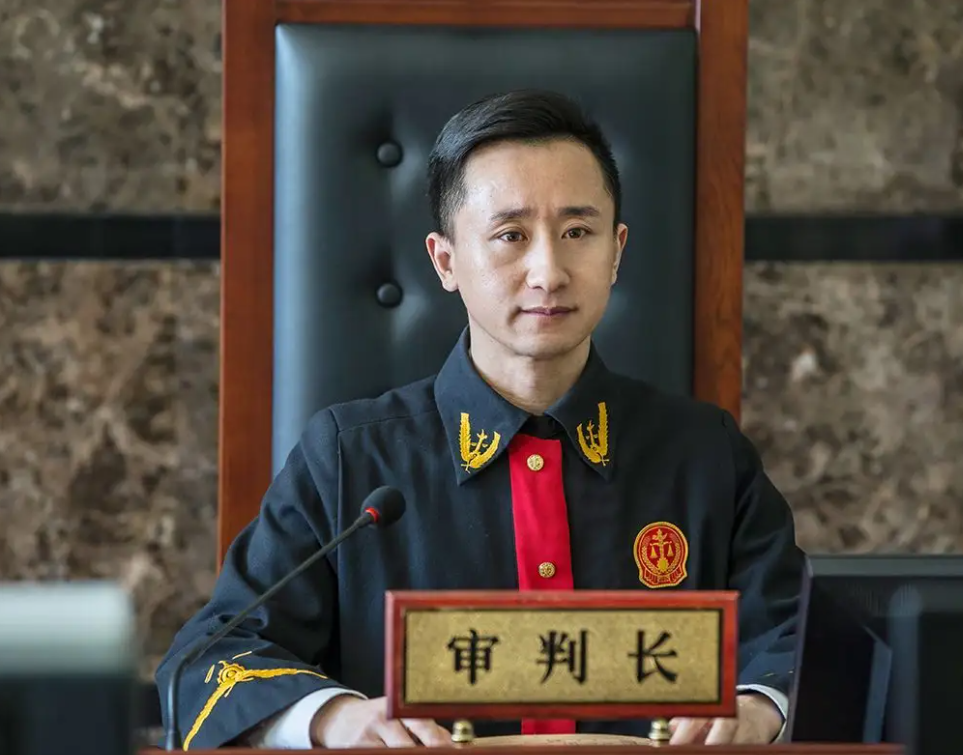 张雪峰讲法学：“20%的人赚了80%的钱”，体制内外的差距有点大