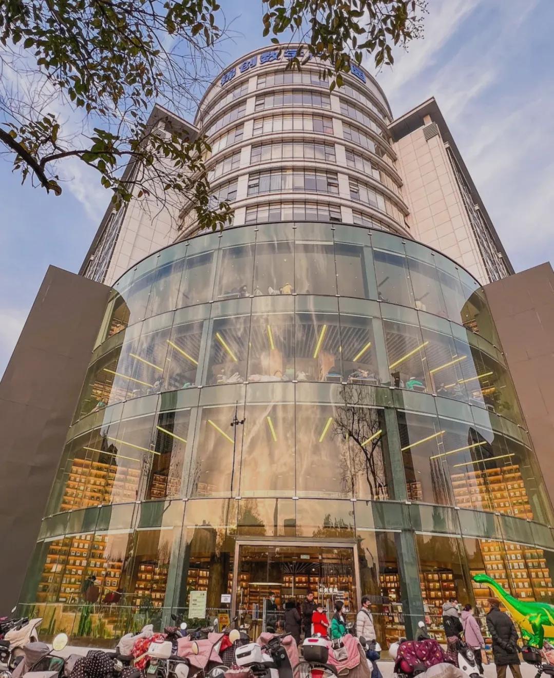 南京最大的书店在哪里南京最大的书店叫什么名字