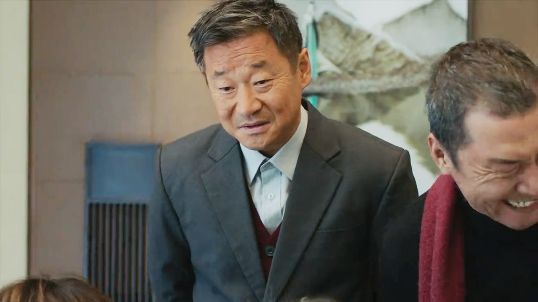 警察专业户,在最新上映的网剧《对决》里他再次出演刑警队队长文陆阳