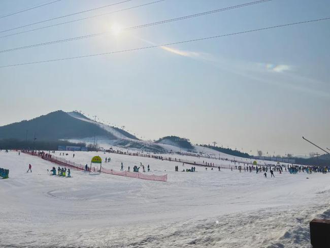 滑雪骨折医保报销吗(冬奥滑雪热撬动冰雪保险升温！三亿人的大项目多数人用不了？)