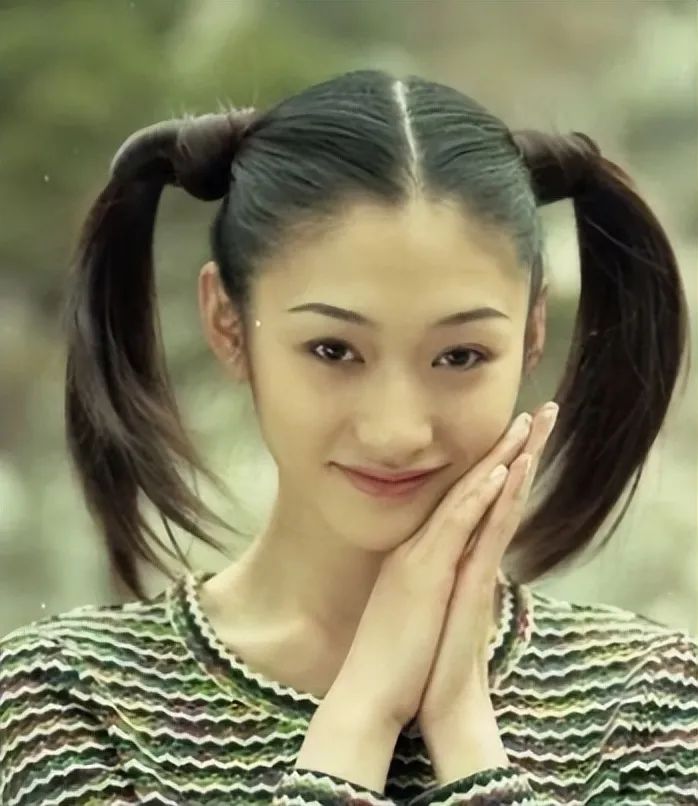 女星们的十几岁，还真是超好看耶！看完后再想想自己的18岁？