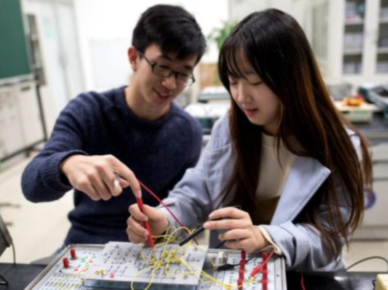 “因为被导师讨厌，我可能要延期毕业”，研究生的哭诉令人心疼