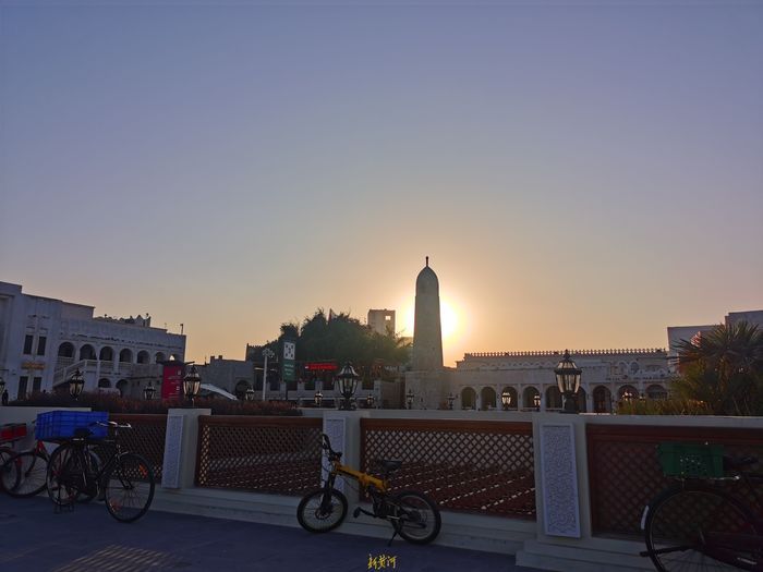 世界杯为什么不晚上踢（世界杯观察｜世界杯晚场比赛太难熬：“钞能力”买不来“多哈时间”）