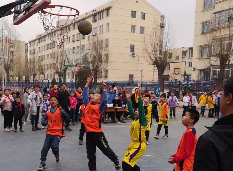 朔州市第四小学举行第23届校园篮球赛(图1)