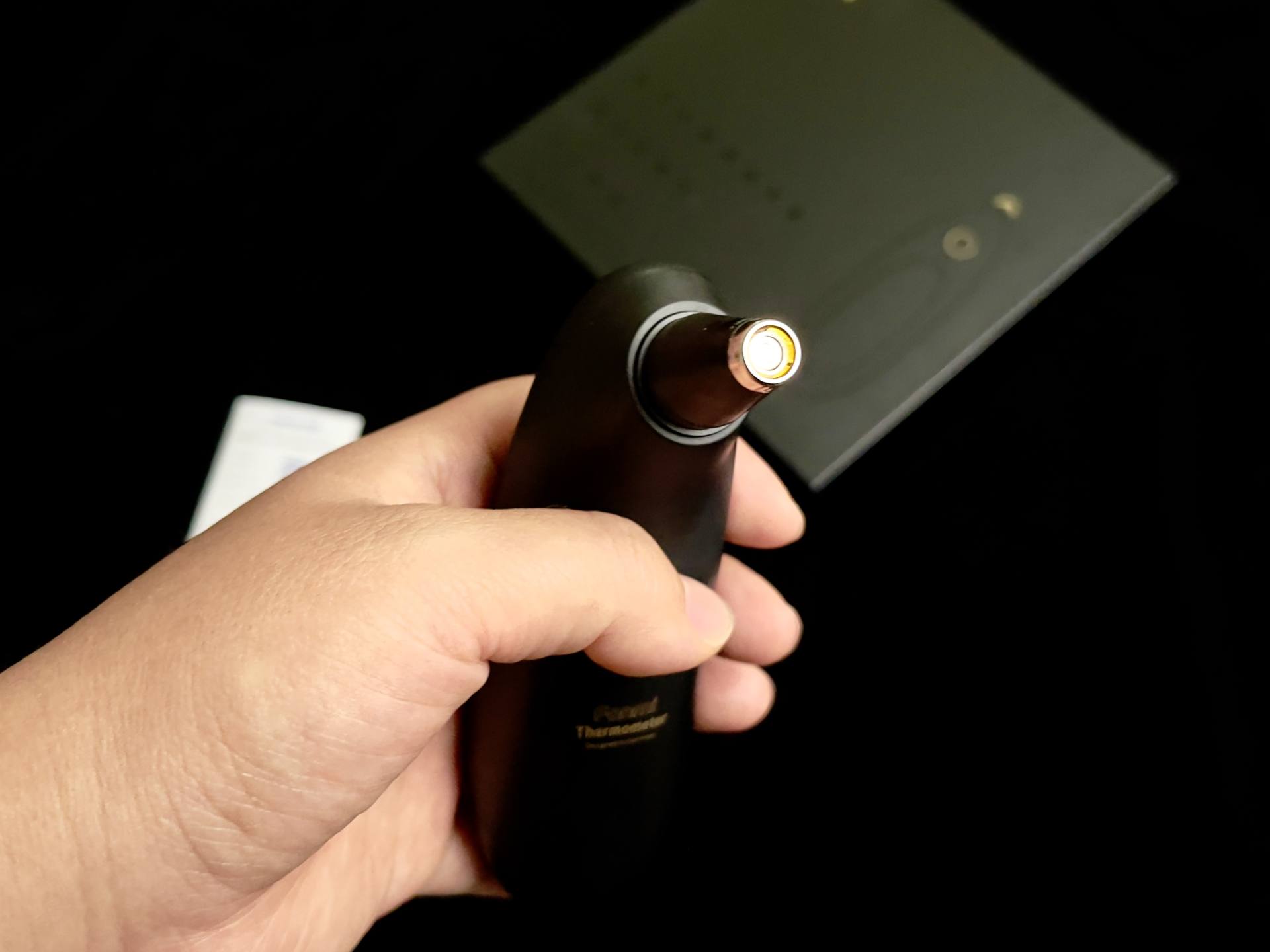 凡米鼓膜耳温枪测评：德国高灵敏传感器+鼓膜识别技术，精准测温