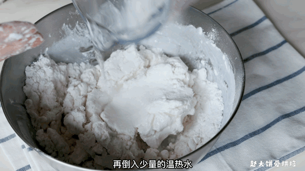 干糯米粉怎样做成糍粑（外酥里糯的红糖糍粑做法教程）