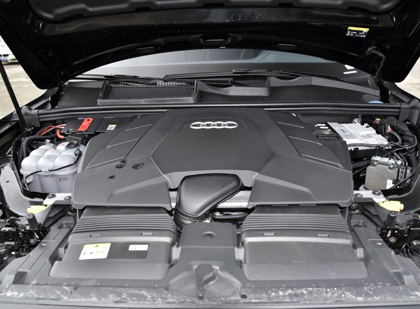 奥迪Q7 冰雪运动版：作为次顶配车型，81.98万的价格值得入手吗？