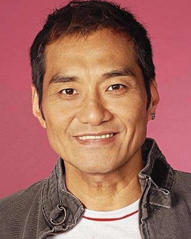 TVB老戏骨爱车损坏，得花800元满脸心疼！当初买它至少得80万