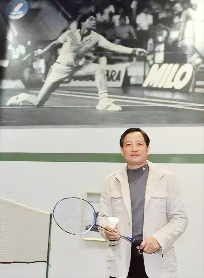 世界羽毛球四大天王分别是（他是羽坛“四大天王”，退役后无奈远走海外，与妻子大半生分居）