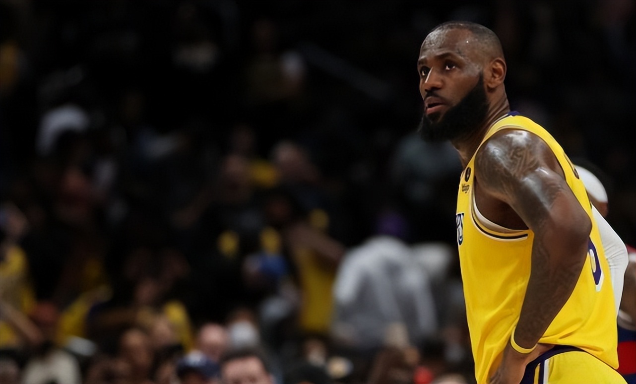 nba球員哪些是小前鋒（NBA歷史前5的小前鋒都是誰？8亞王墊底 伯德屈居第2）