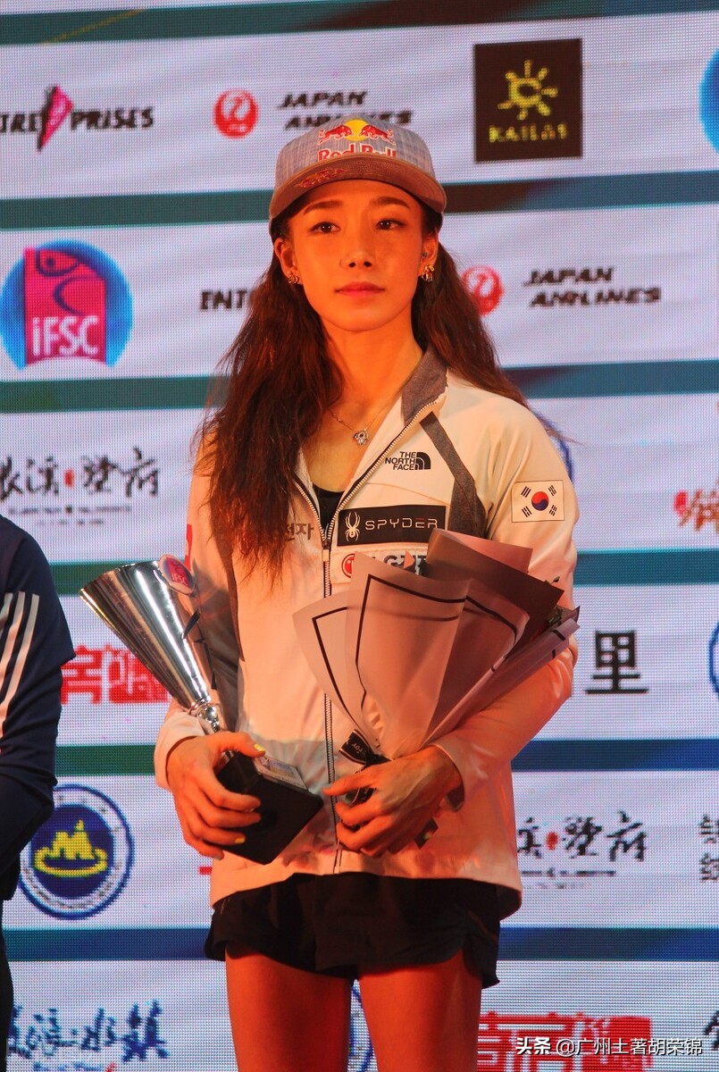王霜简介身高(王霜师姐身高近1.