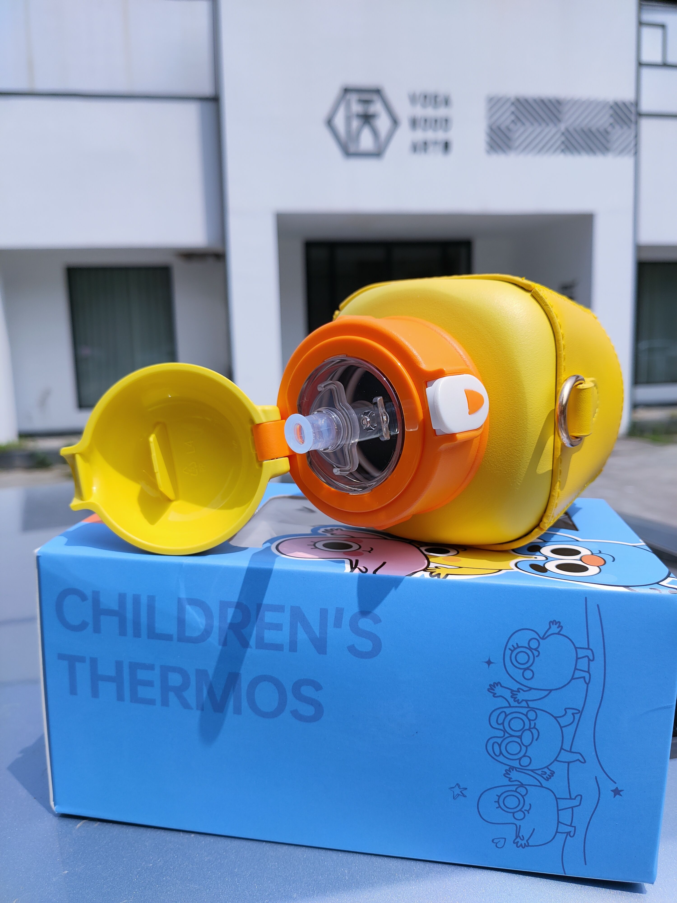 康巴赫儿童保温水杯：让喝水变的时尚可爱