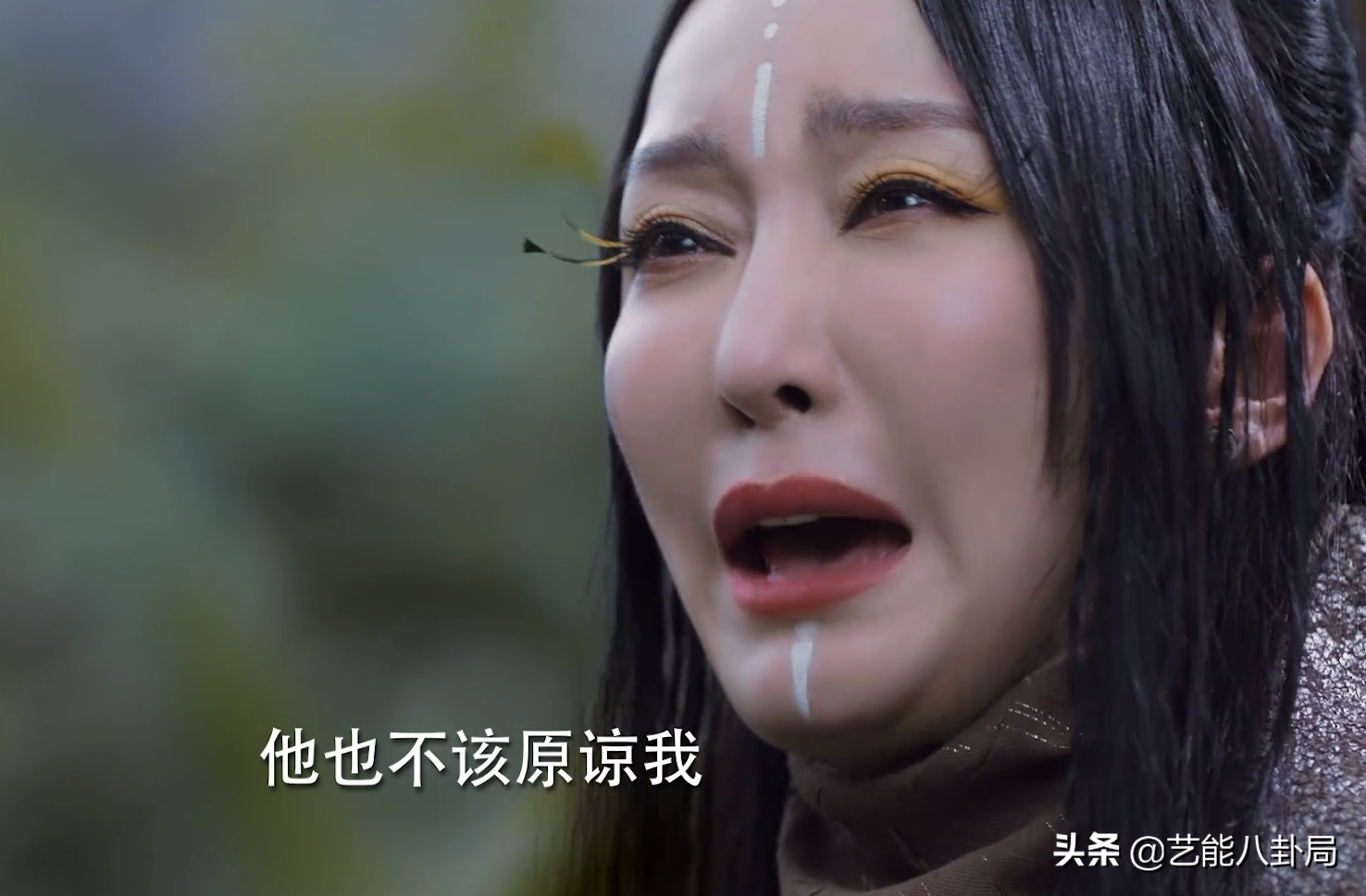 热巴新剧!光脚秀、假腹肌、转圈吻、亲变形,现在的古偶怎么了