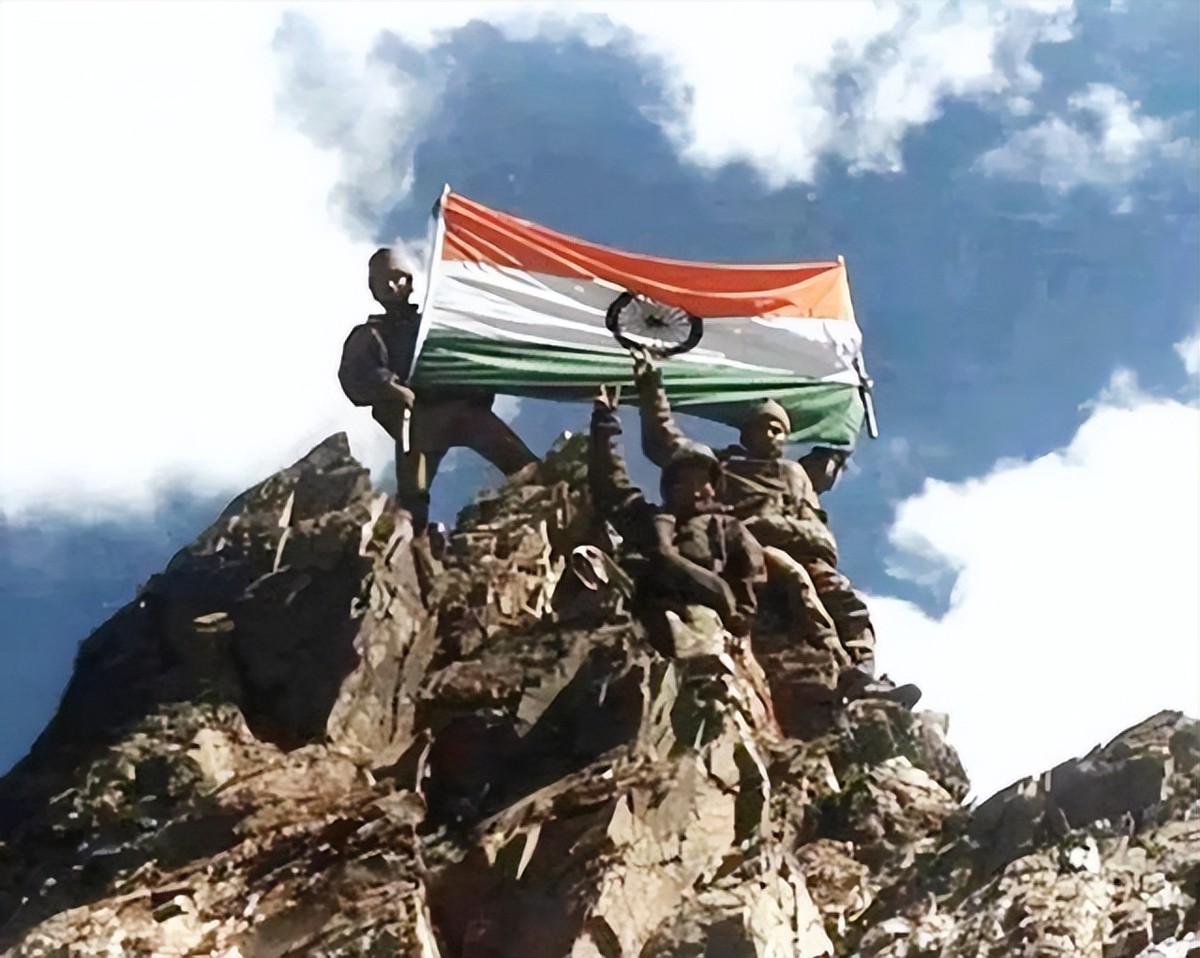 印度陆军司令：出身婆罗门家庭，父亲是空军军官，妻子管军属福利