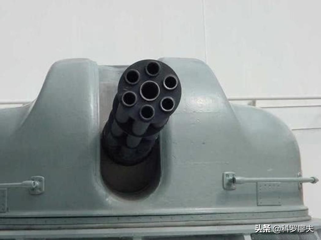 狠起来连自己都打，印国产航母近防炮奇葩设计，就问你怕不怕？