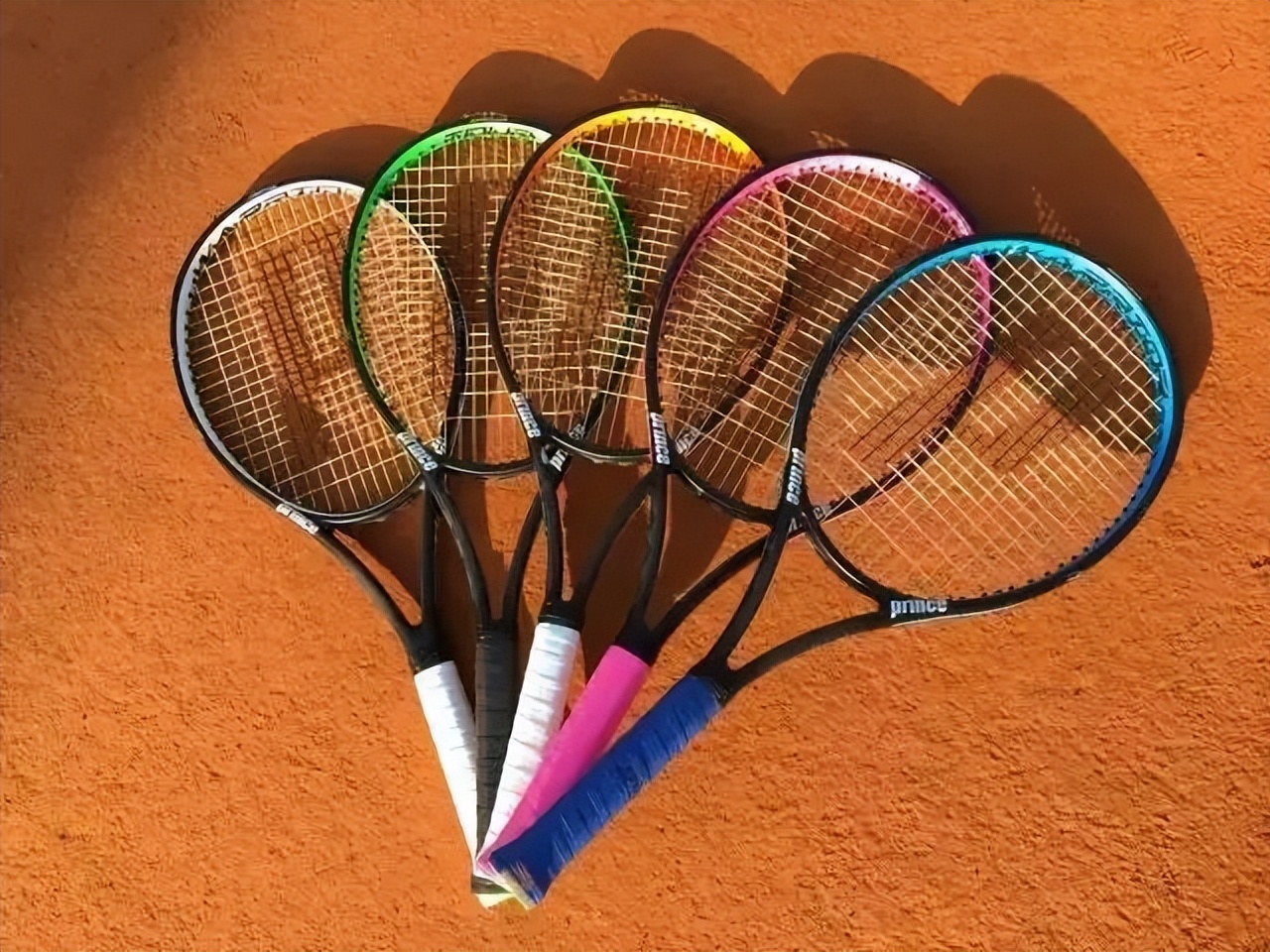 网球拍子母线怎么穿（非常全面的网球拍穿线指南：多久换一次线 如何确定磅数？）