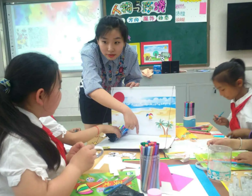 “合同工”教师的春天来了，满足前提条件有望转编，待遇也提升了