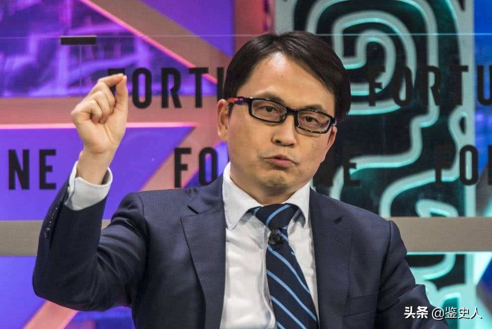 河南小伙，草根出身，如今掌管5000亿财富，曾帮过刘强东和马化腾