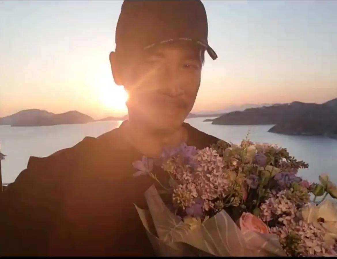 陈茵媺晒在家过情人节，仪式感满满，获“4位情人”送花备受宠溺