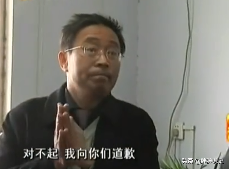 女大学生裸照被散发在全村，施暴者是餐厅员工，他哥哥是大学领导