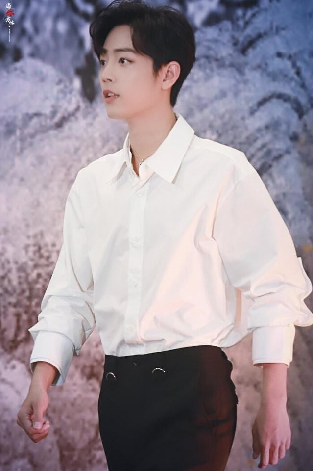 穿“白衬衫”的10位男星，个个“白衣胜雪”，气质干净