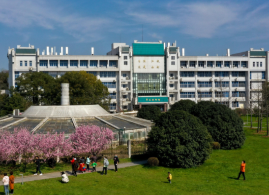 国内百强高校排名出炉，上海交大无缘前三，武大仅排第13名