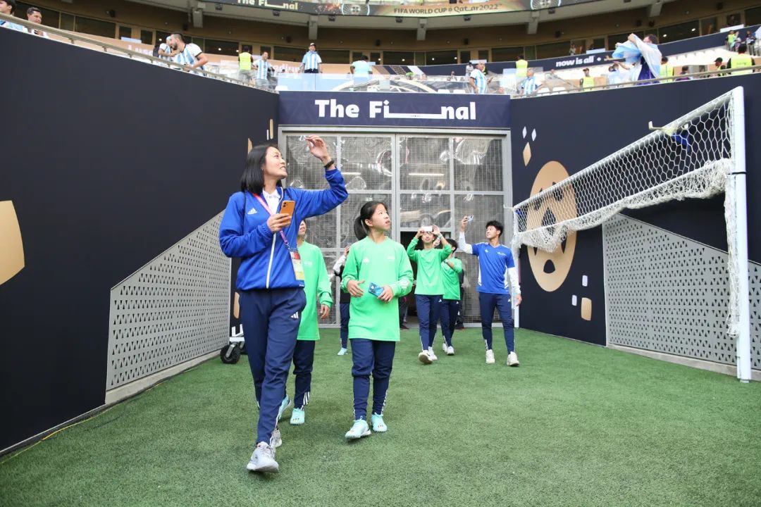 梅西世界杯图片中国（昨晚，6名中国少年与梅西姆巴佩一起登场世界杯决赛！）