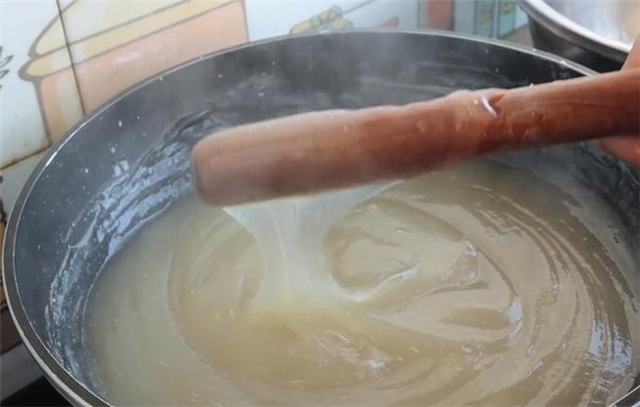 红薯粉怎么做凉粉步骤（9个步骤学正宗的红薯凉粉做法）