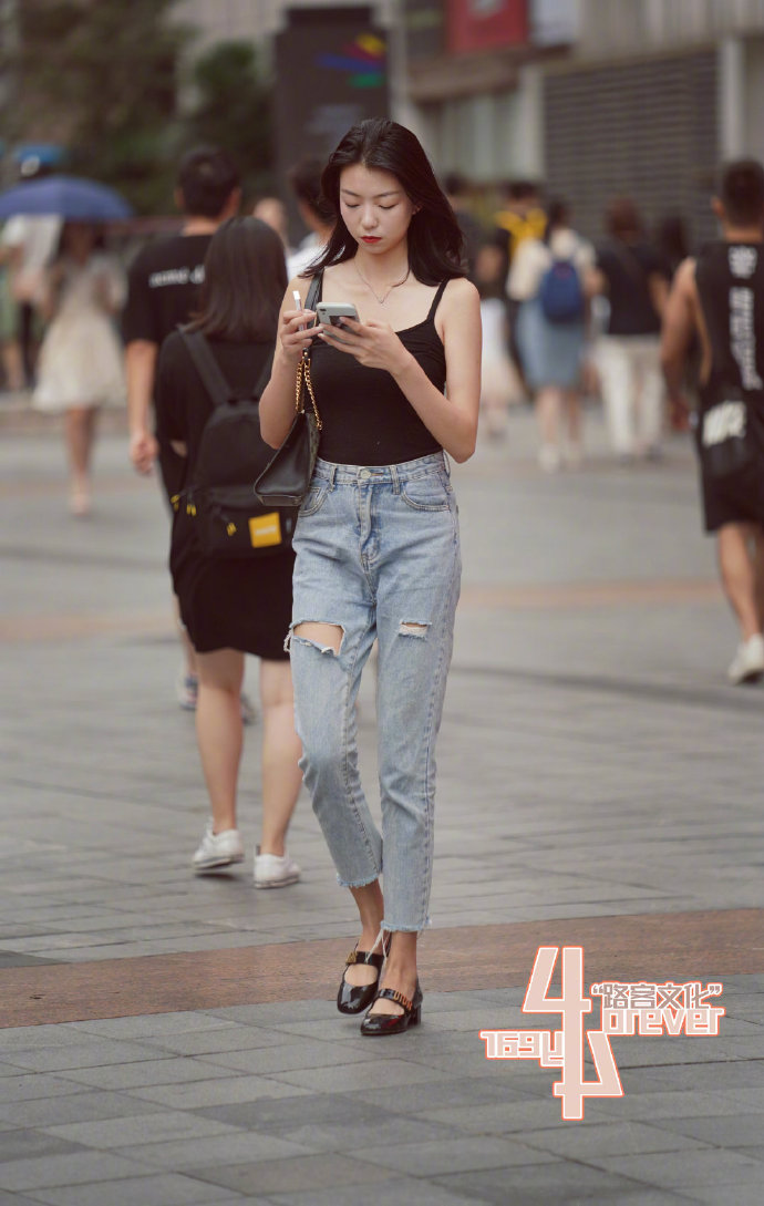 街拍时刻：回头率满满的小姐姐们