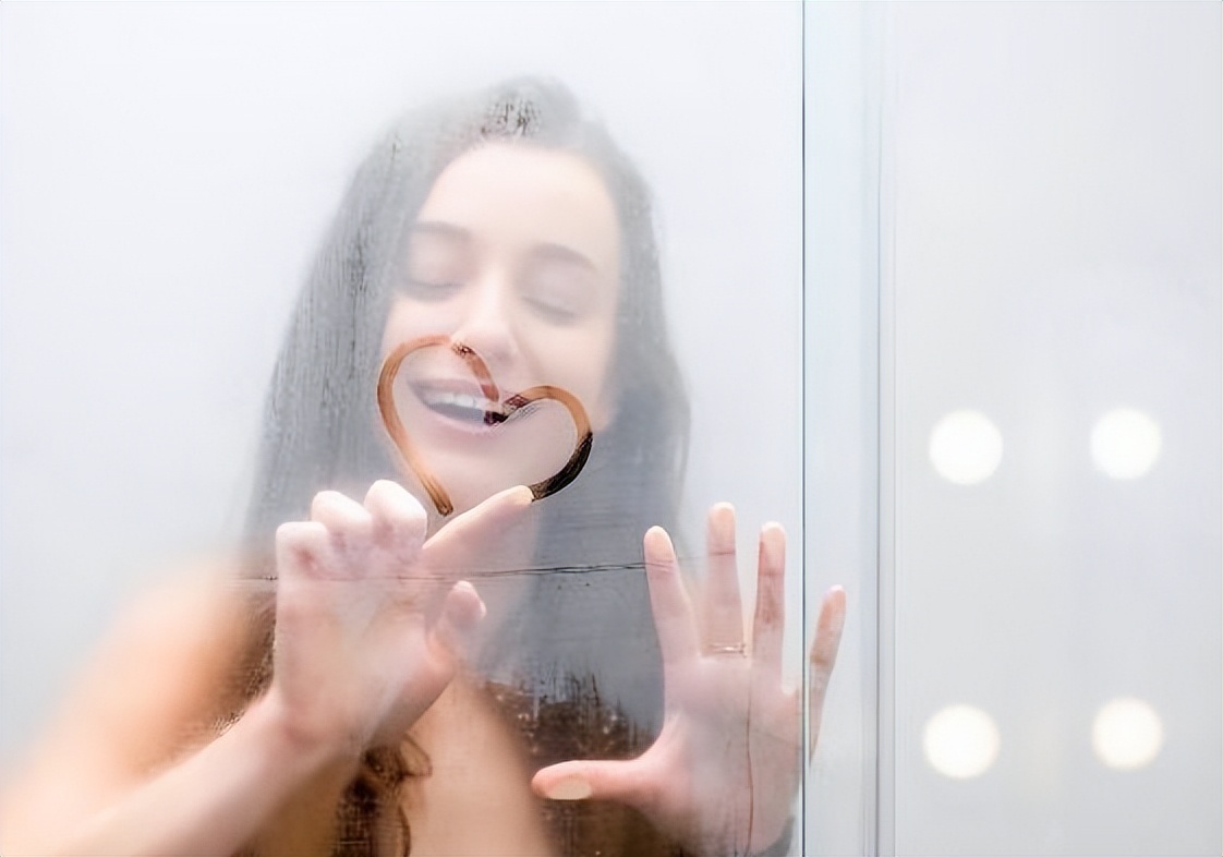 俗话说：“早上洗澡灭阳气，晚上洗澡生湿气”，什么时间洗澡最好