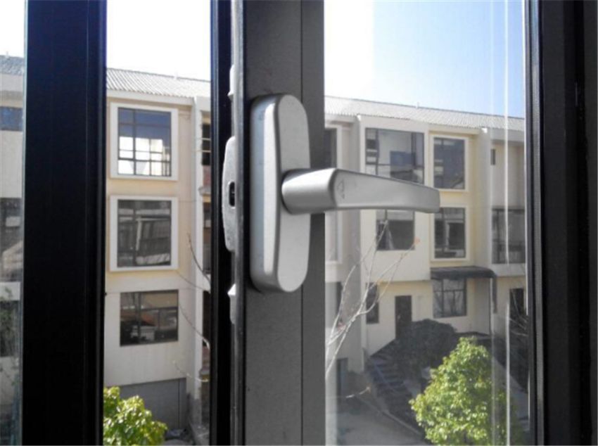 选购断桥铝时，多半人会陷入这4个误区！看看不吃亏